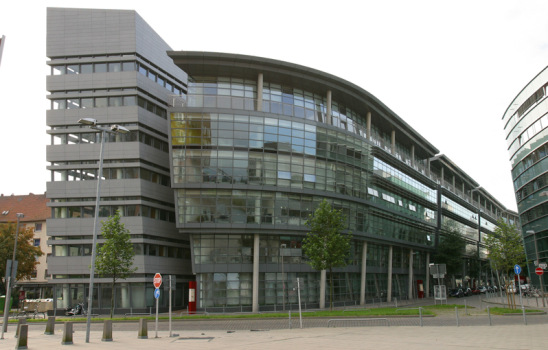 Das LfM-Gebäude im Düsseldorfer Zollhafen. 