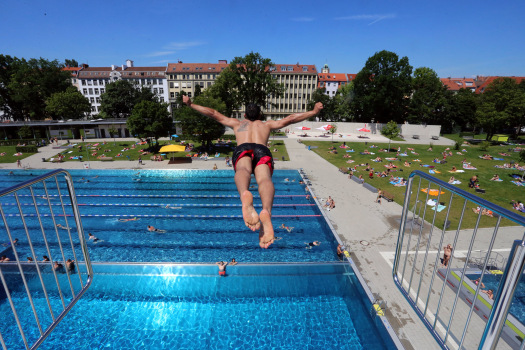 Abk&uuml;hlung gef&auml;llig? Dann ab ins Freibad und ins Vergn&uuml;gen springen!