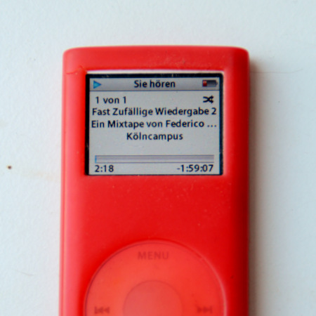 Da ist die Musik noch richtig drin, der "intelligent portable otologic device" von Apple, kurz ipod.