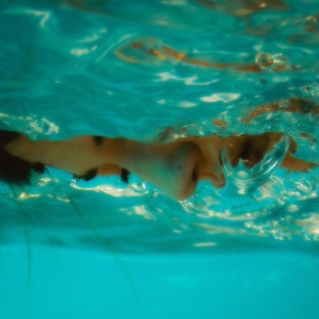 Abtauchen in die "holidaze" mit GRETA: "Sonne und Schmerz" Albumcover