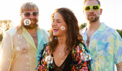 Das Kölner Trio Bis gleich in Flittard begeistert mit trashigem Gute-Laune-Pop.