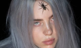 Billie Eilish ist ein Name, den man sich merken sollte: In den nächsten Jahren werden wir noch viel von der gerade mal 16 Jährigen hören. Nicht nur ihre Musik überzeugt unsere Musikredaktion, auch das dazugehörige Musikvideo sollte man sich unbedingt anschauen!