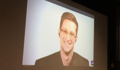Edward Snowden, zugeschaltet in einen Hörsaal der Uni Köln.