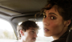 LAOURA - Singer, Songwriterin aus K&ouml;ln