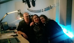 Die Superfly Redakteure Chris Weiher, Ilona Steffens und Sofie Czilwik während der zweiten Sendung